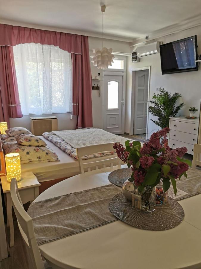 Foglal-Lak Apartman Eger Eksteriør billede